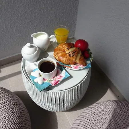 Lovely & Cozy Anna Апартаменти